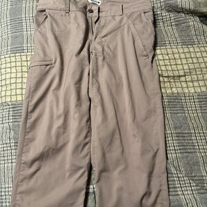 Women's Magellan Tan capri outdoor wear. Size Small